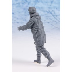 U.S. Soldier with fishtail parka (loading cargo) (3 heads) 1/35