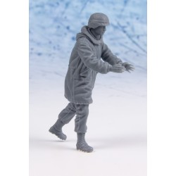 U.S. Soldier with fishtail parka (loading cargo) (3 heads) 1/35