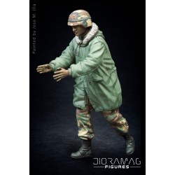 U.S. Soldier with fishtail parka (loading cargo) (3 heads) 1/35