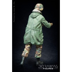 U.S. Soldier with fishtail parka (loading cargo) (3 heads) 1/35