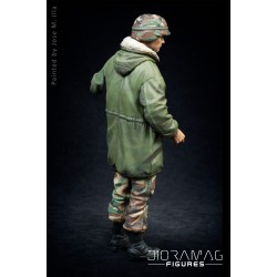 U.S. Soldier with fishtail parka (opening door) (3 heads) 1/35