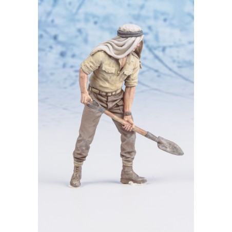 LRDG – Desert Scout - Digging, North Africa WWII 1/35